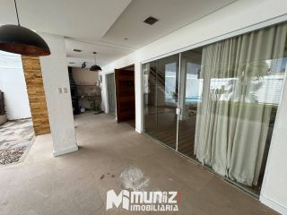 Vende-se Casa com 4 Quartos no Bairro Atalaia!