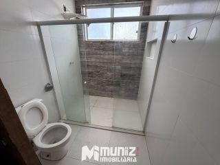 Vende-se Casa com 4 Quartos no Bairro Atalaia!