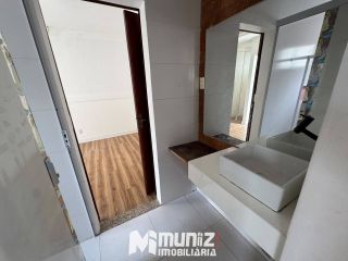 Vende-se Casa com 4 Quartos no Bairro Atalaia!