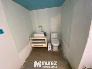 Aluga-se Casa 2 Andares na Avenida Confiança - Bairro Industrial!