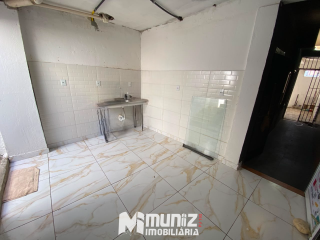 Aluga-se Casa 2 Andares na Avenida Confiança - Bairro Industrial!
