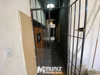 Aluga-se Casa 2 Andares na Avenida Confiança - Bairro Industrial!