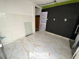 Aluga-se Casa 2 Andares na Avenida Confiança - Bairro Industrial!