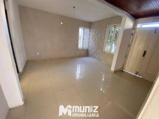 Vende-se Casa com 2 Pavimentos no Bairro Salgado Filho!