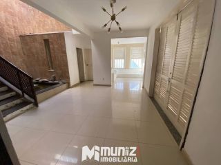 Vende-se Casa com 2 Pavimentos no Bairro Salgado Filho!