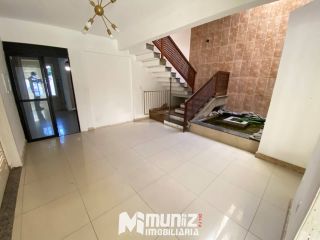 Vende-se Casa com 2 Pavimentos no Bairro Salgado Filho!