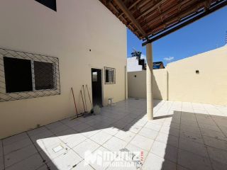 Casa para Alugar na Rua Prof. Franco Freire - Bairro Jabotiana