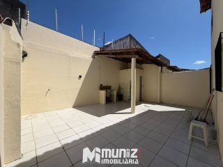 Casa para Alugar na Rua Prof. Franco Freire - Bairro Jabotiana