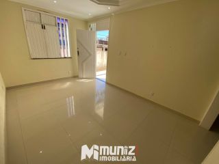 Vende-se Excelente Casa com 2 Pontos Comerciais e 2 Casas Residenciais