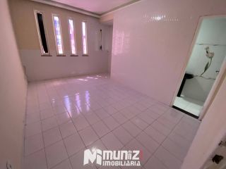 Vende-se Excelente Casa com 2 Pontos Comerciais e 2 Casas Residenciais