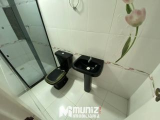 Vende-se Excelente Casa com 2 Pontos Comerciais e 2 Casas Residenciais