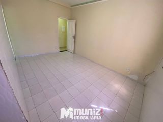 Vende-se Excelente Casa com 2 Pontos Comerciais e 2 Casas Residenciais