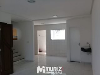 Casa Com 2 Pavimentos Para Alugar Na Rua Maria Oliveira Mendonça - Farolândia