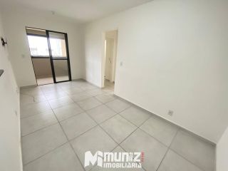 Apartamento à venda no Condomínio Golden Village - Barra dos Coqueiros