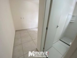 Apartamento à venda no Condomínio Golden Village - Barra dos Coqueiros