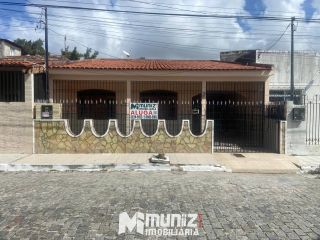 ALUGA-SE CASA NA RUA CONSTANTINO GOMES DE SOUZA