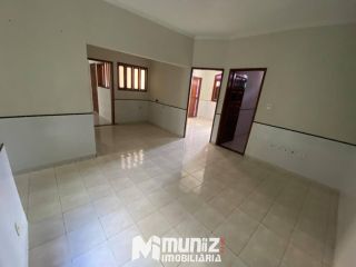 ALUGA-SE CASA NA RUA CONSTANTINO GOMES DE SOUZA