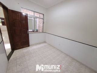 ALUGA-SE CASA NA RUA CONSTANTINO GOMES DE SOUZA