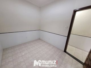 ALUGA-SE CASA NA RUA CONSTANTINO GOMES DE SOUZA