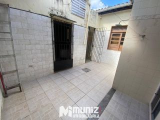 ALUGA-SE CASA NA RUA CONSTANTINO GOMES DE SOUZA