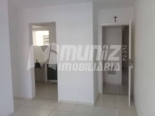 ALUGA-SE APTO NO COND. BARRA CLUB I