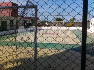 ALUGA-SE APTO NO COND. BARRA CLUB I