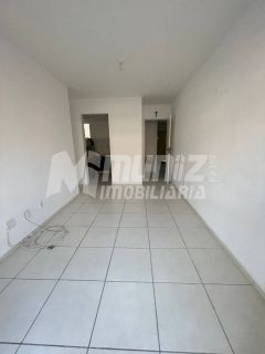 ALUGA-SE APTO NO COND. BARRA CLUB I