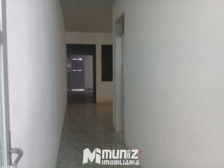 ALUGA-SE CASA NA RUA DO CARMO