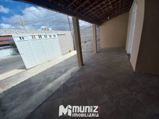 Casa Para Alugar com 3 quartos 1 suíte No Bairro Jabotiana