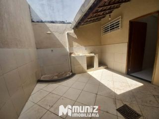 Casa Para Alugar com 3 quartos 1 suíte No Bairro Jabotiana