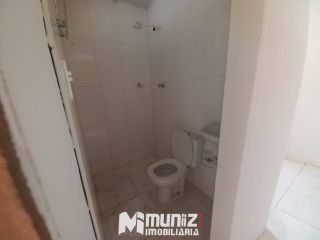 Casa Para Alugar com 3 quartos 1 suíte No Bairro Jabotiana