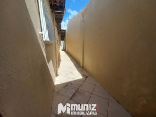 Casa Para Alugar com 3 quartos 1 suíte No Bairro Jabotiana