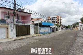 VENDE-SE CASA NA RUA MANOEL DONIZETTI VIEIRA - LUZIA