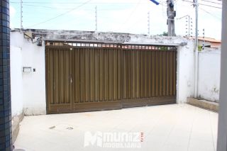 VENDE-SE CASA NA RUA MANOEL DONIZETTI VIEIRA - LUZIA