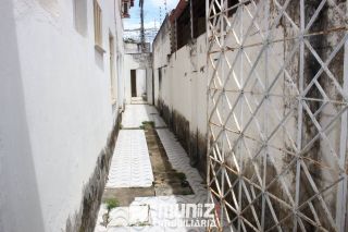 VENDE-SE CASA NA RUA MANOEL DONIZETTI VIEIRA - LUZIA