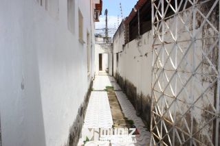 VENDE-SE CASA NA RUA MANOEL DONIZETTI VIEIRA - LUZIA