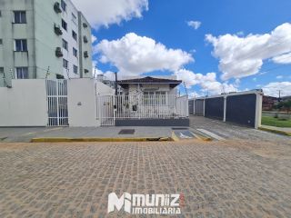 ALUGA-SE APTO NO COND. ROSA DE MAIO, ROSA ELZE