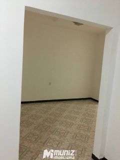 VENDE-SE CASA NO CENTRO DE NOSSA Srª DAS DORES