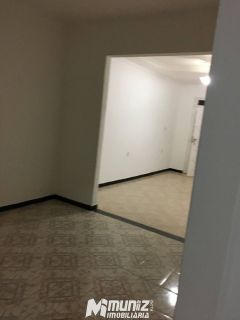 VENDE-SE CASA NO CENTRO DE NOSSA Srª DAS DORES