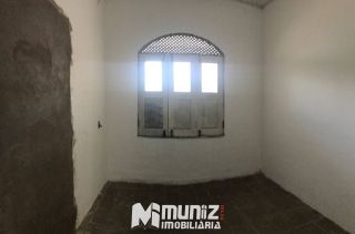 VENDE-SE CASA EM DORES PROXIMO A RODOVIARIA