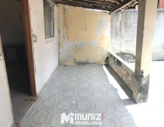 VENDE-SE CASA EM DORES PROXIMO A RODOVIARIA