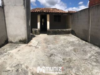 VENDE-SE CASA EM DORES PROXIMO A RODOVIARIA