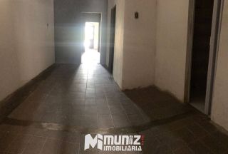 VENDE-SE CASA EM DORES PROXIMO A RODOVIARIA
