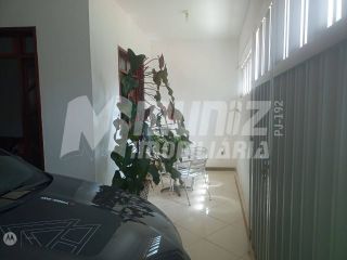 vende-se casa com 2 pavimentos no Rosa Elze