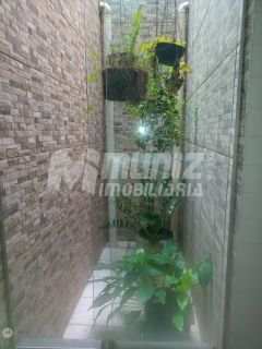 vende-se casa com 2 pavimentos no Rosa Elze