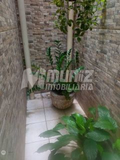 vende-se casa com 2 pavimentos no Rosa Elze