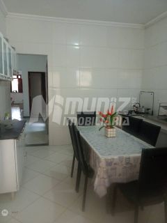 vende-se casa com 2 pavimentos no Rosa Elze