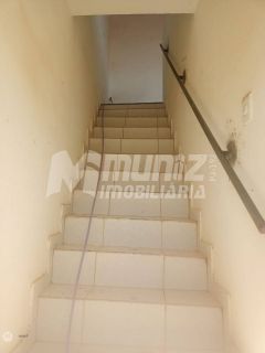 vende-se casa com 2 pavimentos no Rosa Elze