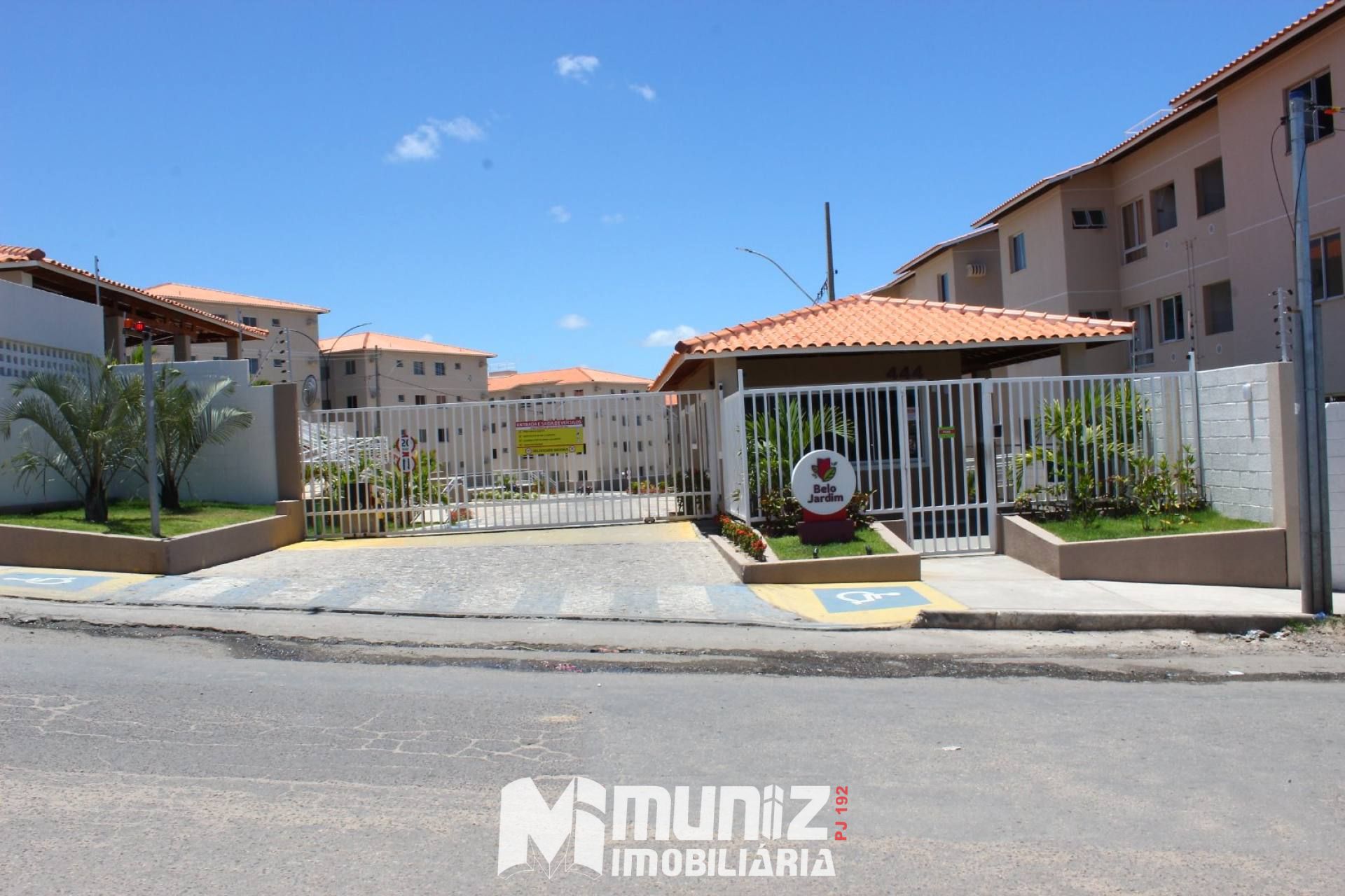 ALUGA-SE APTO NO COND. BELO JARDIM