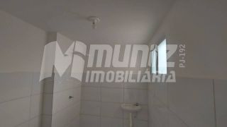 ALUGA-SE APTO NO COND. BELO JARDIM